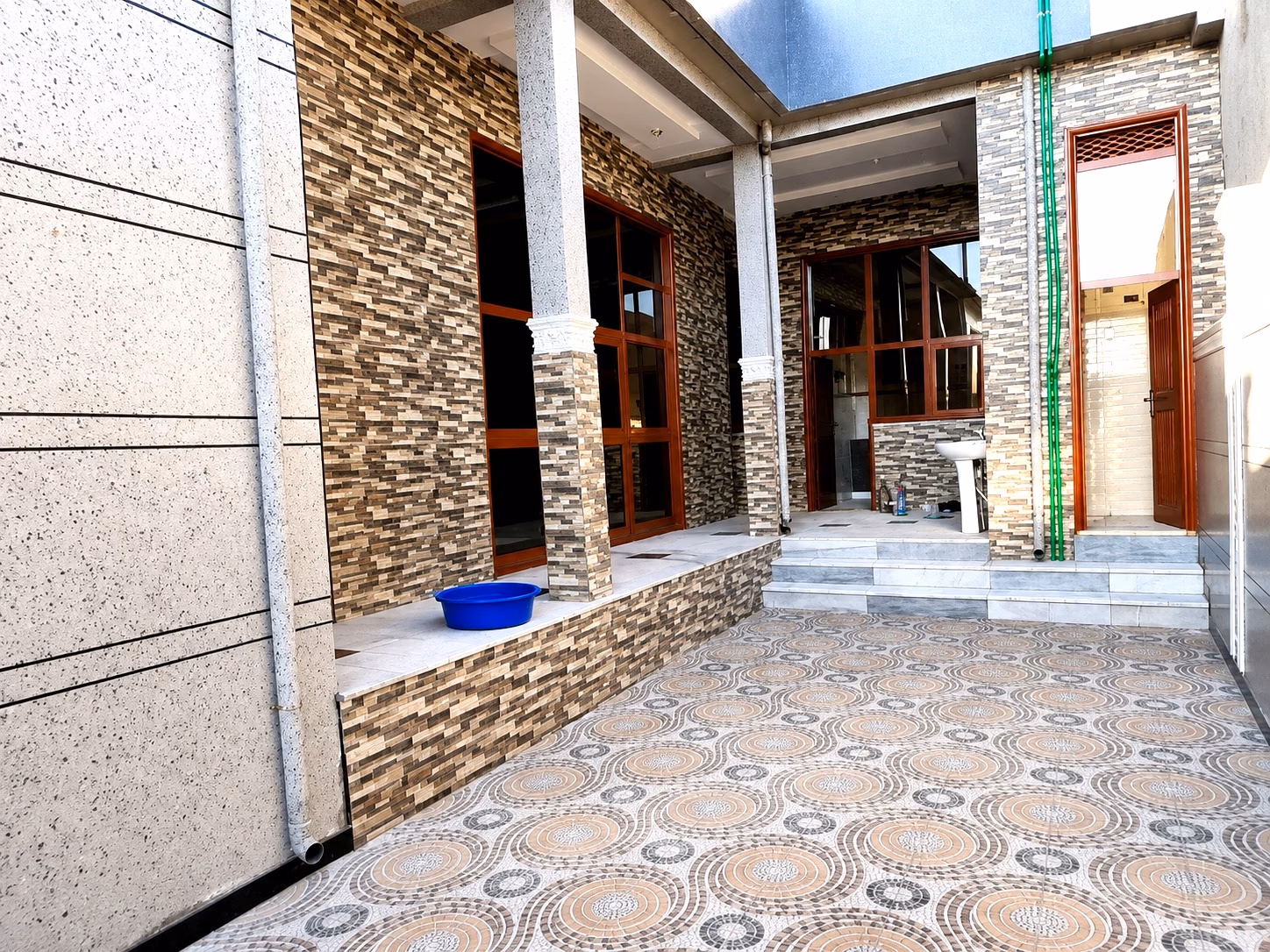 House for sale photo 2