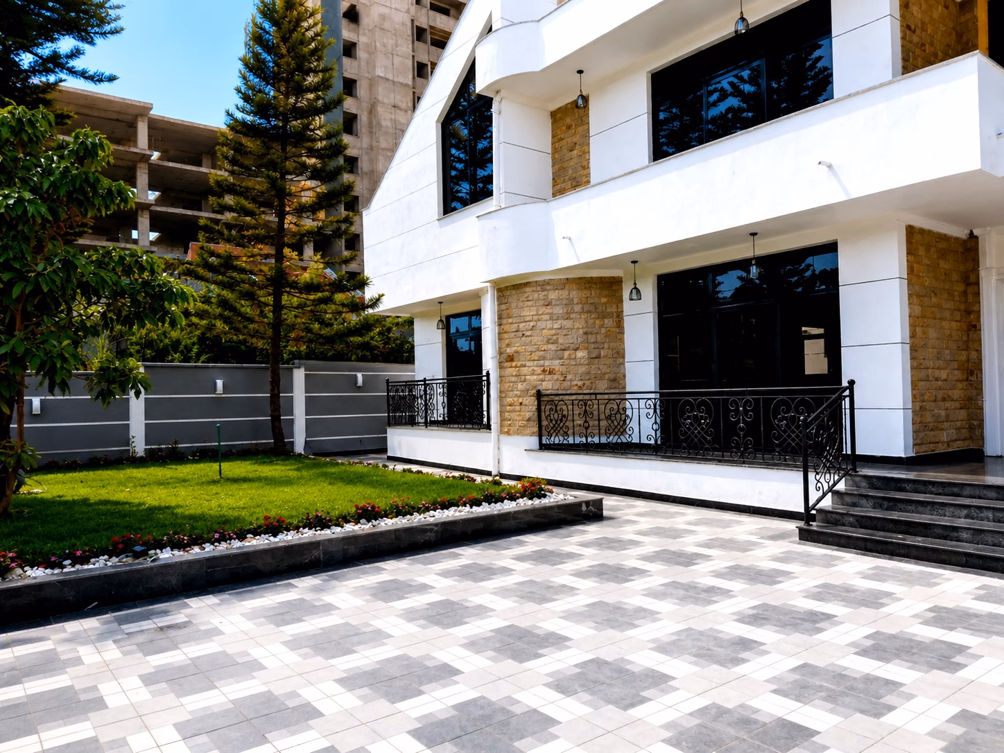 Furnished 9bdrm Mansion in Yeka for sale photo 2