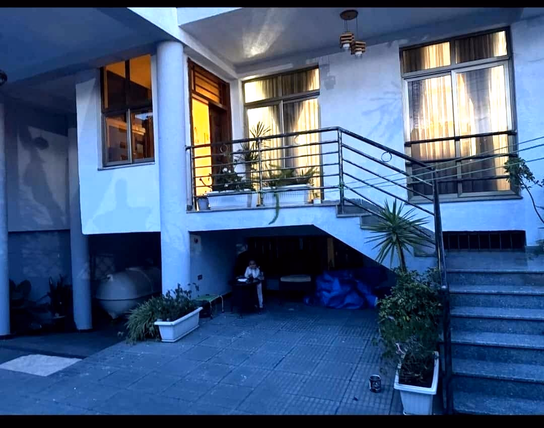 አስቸኳይ ሽያጭ G+2plus with terrace  ሰሚት ሴንት ጆርጅ አካባቢ photo 2