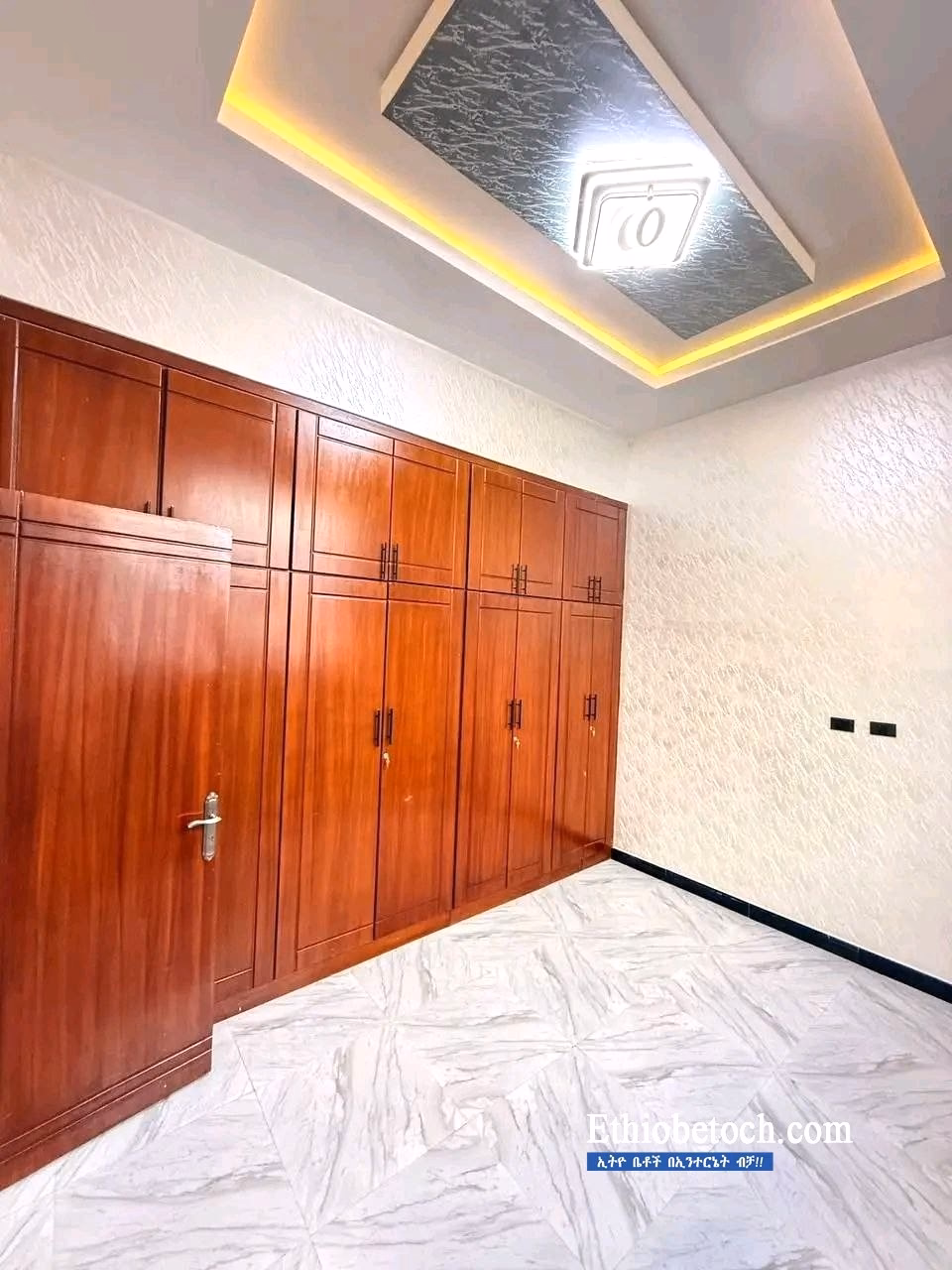 House for sale photo 3