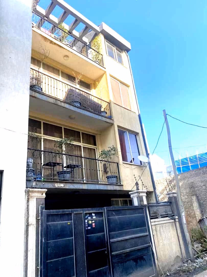 አያት አካባቢ የሚሸጥ G+3 እጅግ በጣም ተወዳጅ መኖሪያ ቤት photo 1