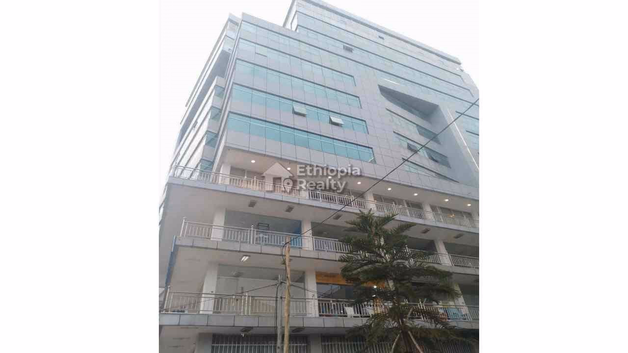 Building with High Monthly Income and Bank Financing for Sale photo 1