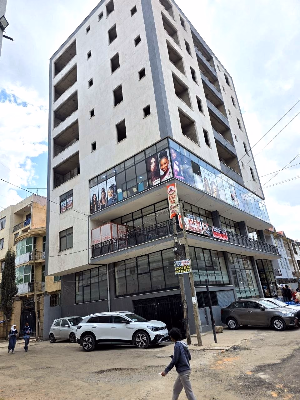 የሚሸጥ ህንፃ ሠሚት አካባቢ photo 1