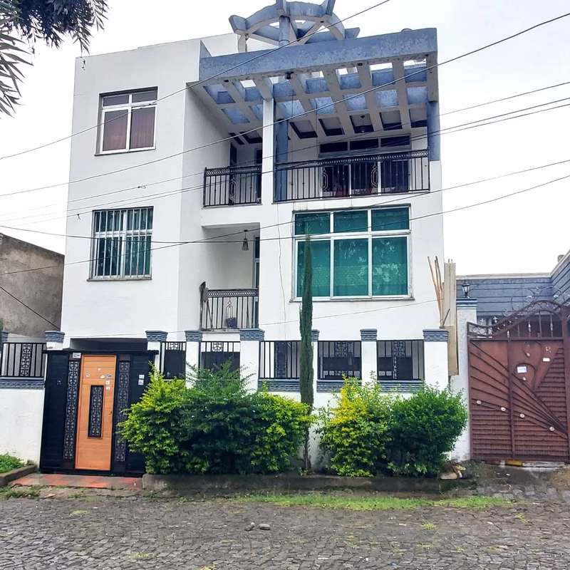 የሚሸጥ ቆንጆ G+2 መኖሪያ ቤት ገላን ከተማ