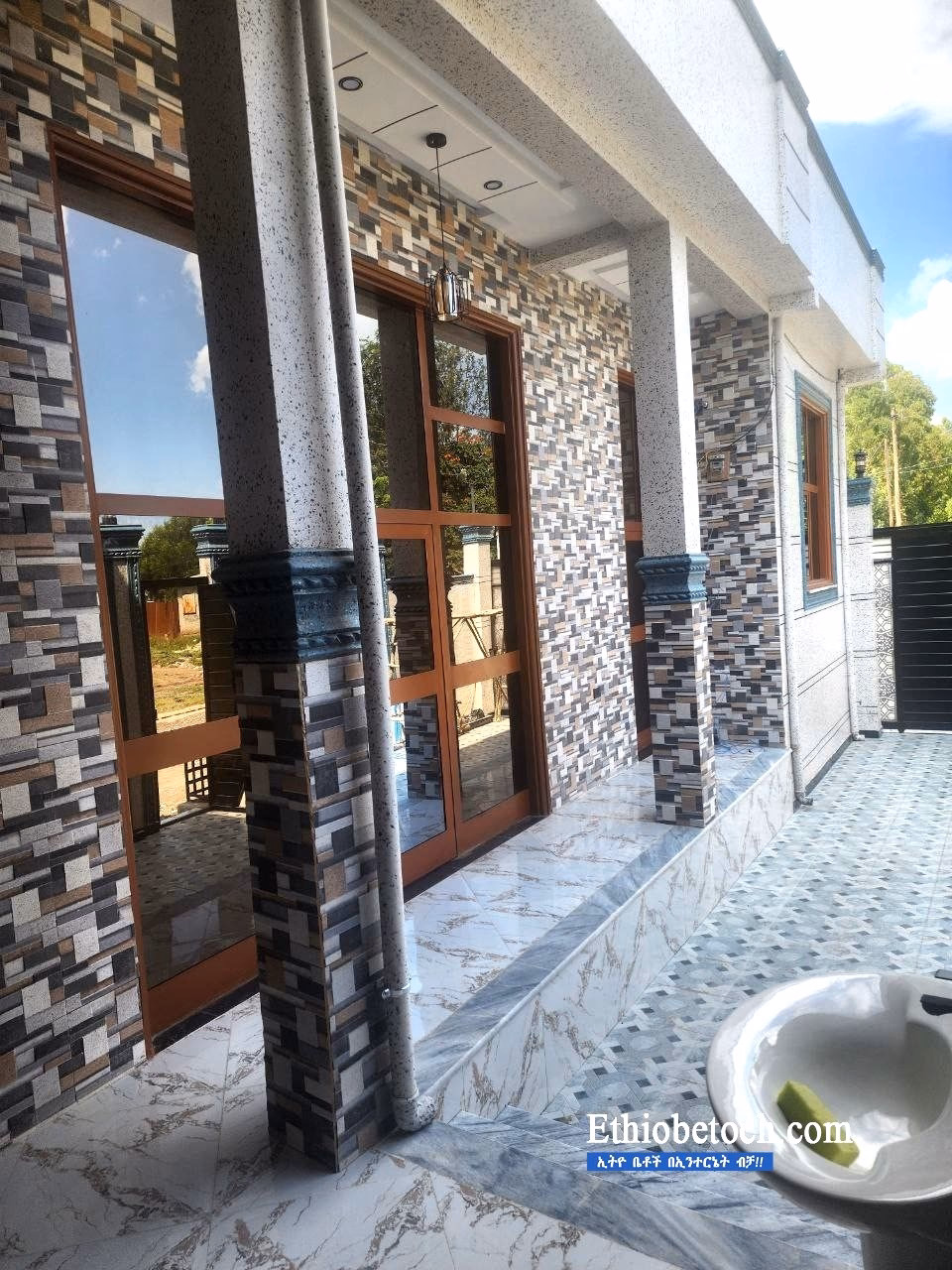 House for sale photo 1